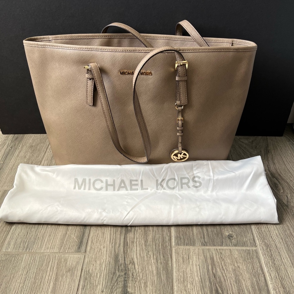 Large jet set Michael Kors tote